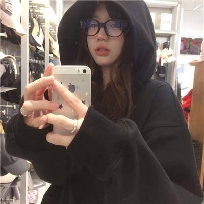 女巫阿加莎 在线观看